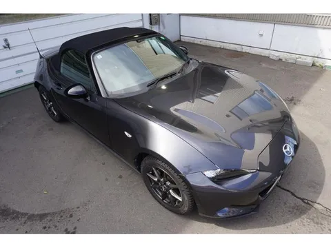 Mazda MX-5 (Roadster)