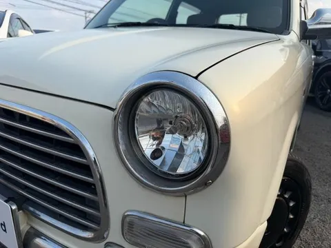 Daihatsu Mira Gino