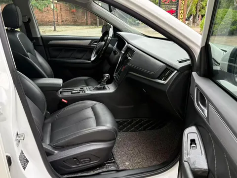 Roewe RX5