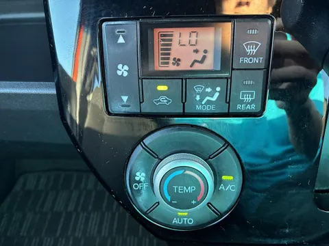 Toyota Pixis Mega