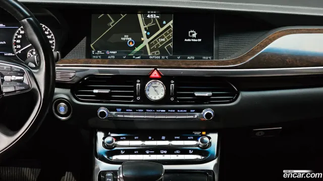 Genesis G90 (EQ900)