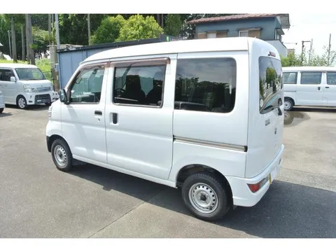 Toyota Pixis Van