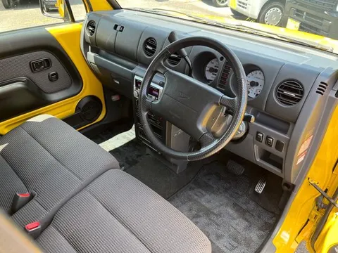 Daihatsu Naked