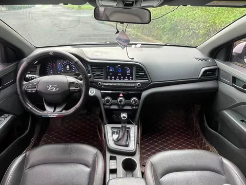 Hyundai Elantra (Avante)
