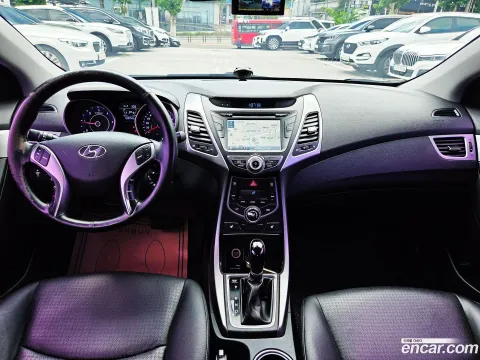 Hyundai Elantra (Avante)