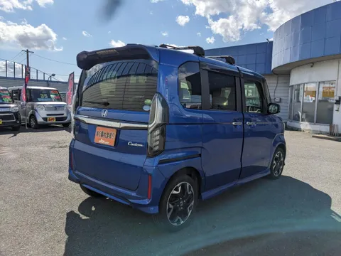 Honda N-BOX Custom