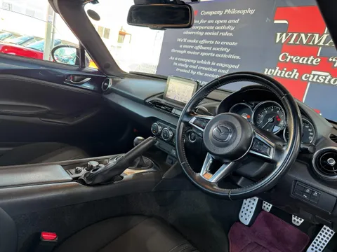 Mazda MX-5 (Roadster)