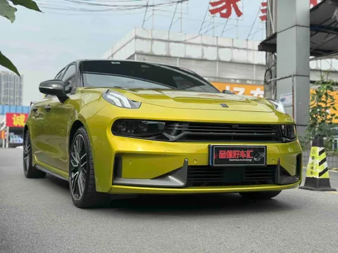 Lynk & Co 03