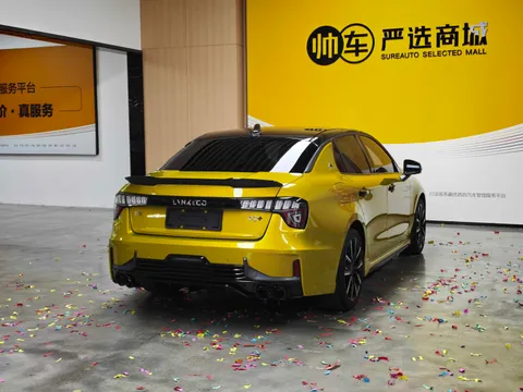 Lynk & Co 03