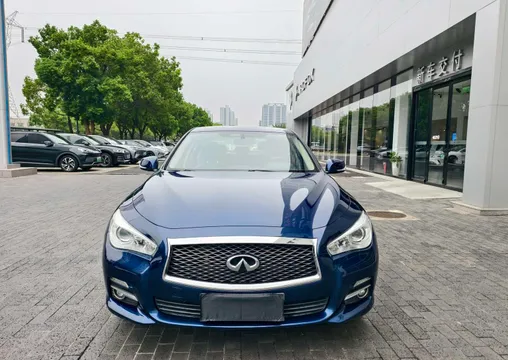 Infiniti Q50L