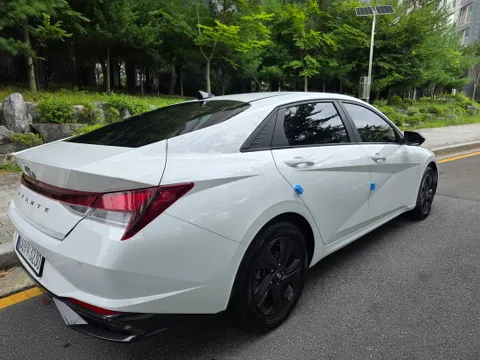 Hyundai Elantra (Avante)