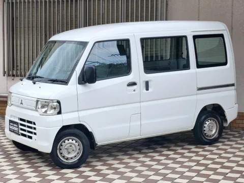 Mitsubishi Minicab Van