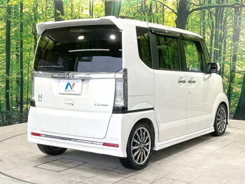 Honda N-BOX Custom