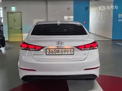 Hyundai Elantra (Avante)