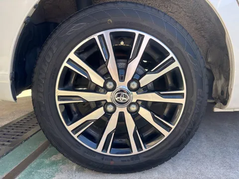 Toyota Pixis Mega