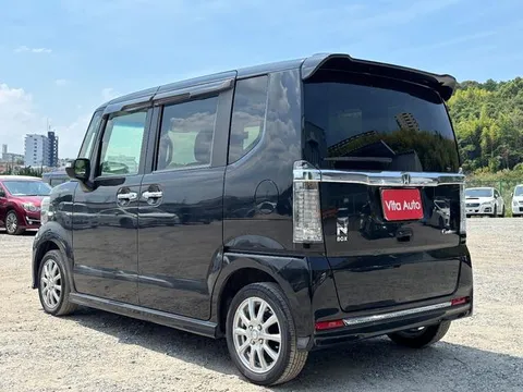 Honda N-BOX Custom
