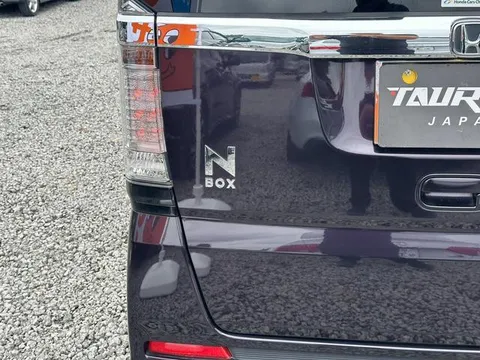 Honda N-BOX Custom