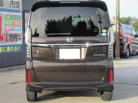 Honda N-BOX Custom