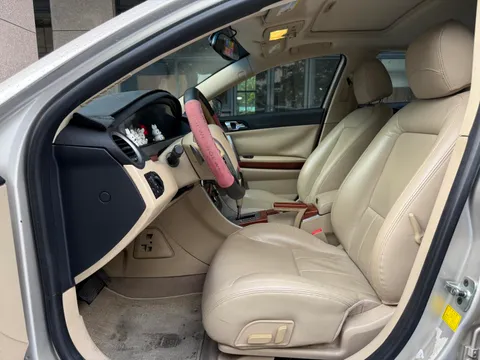 Roewe 550