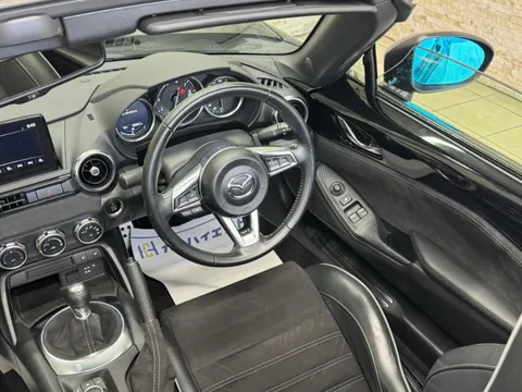 Mazda MX-5 (Roadster)