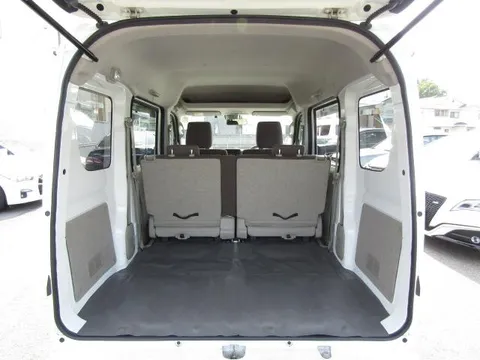Mitsubishi Minicab Van
