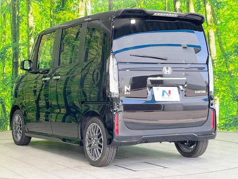 Honda N-BOX Custom