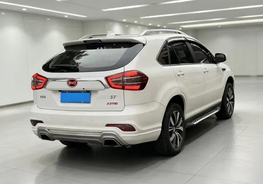 BYD S7
