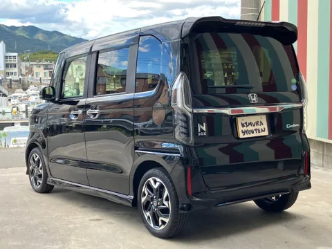 Honda N-BOX Custom