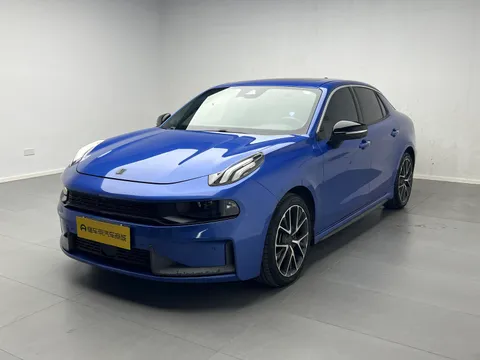 Lynk & Co 03
