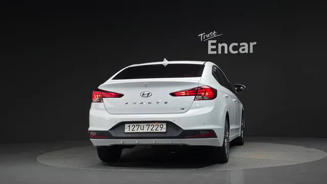 Hyundai Elantra (Avante)