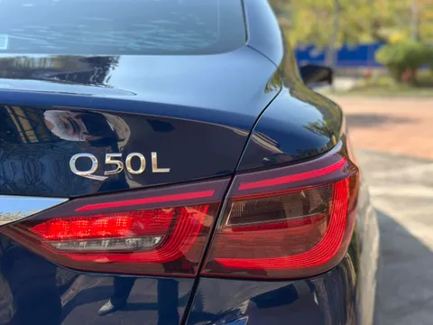 Infiniti Q50L