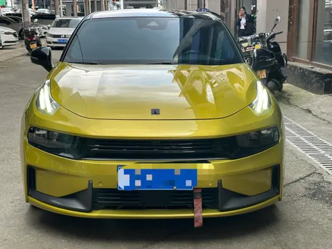 Lynk & Co 03