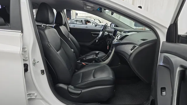 Hyundai Elantra (Avante)