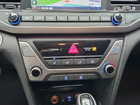 Hyundai Elantra (Avante)