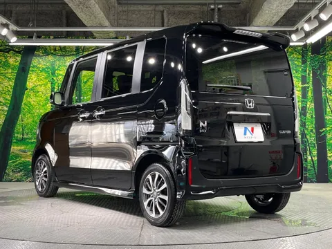 Honda N-BOX Custom