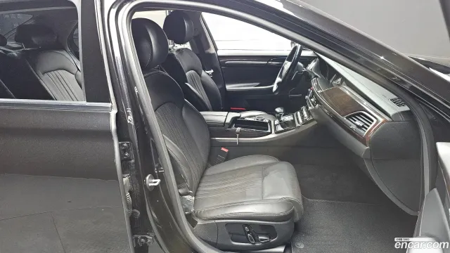 Genesis G90 (EQ900)