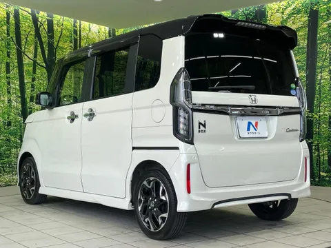 Honda N-BOX Custom