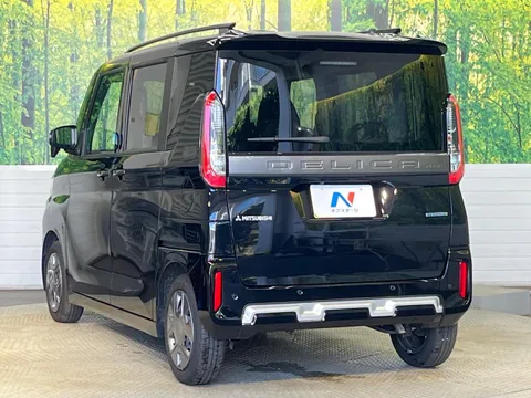 Mitsubishi Delica Mini