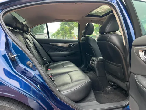 Infiniti Q50L