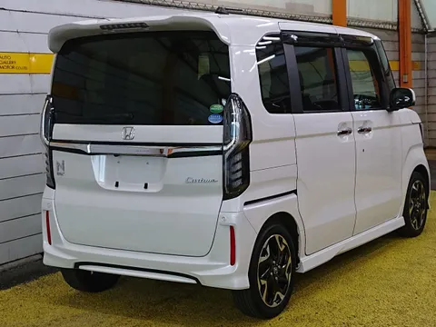 Honda N-BOX Custom