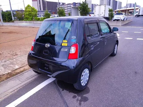 Daihatsu Esse