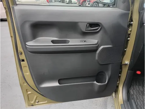 Toyota Pixis Mega
