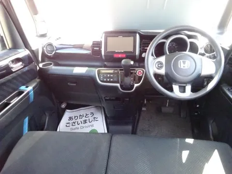 Honda N-BOX Custom