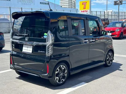 Honda N-BOX Custom