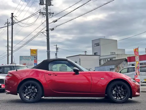 Mazda MX-5 (Roadster)