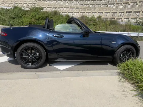 Mazda MX-5 (Roadster)