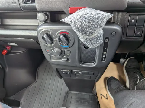 Nissan Clipper Van