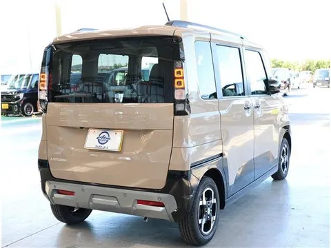 Mitsubishi Delica Mini