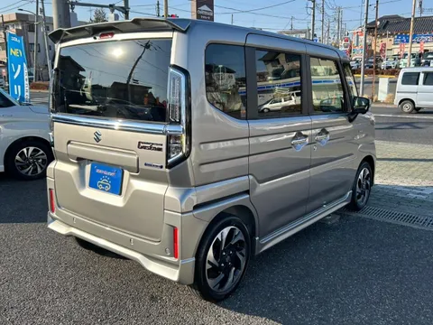 Suzuki Spacia