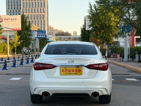 Infiniti Q50L